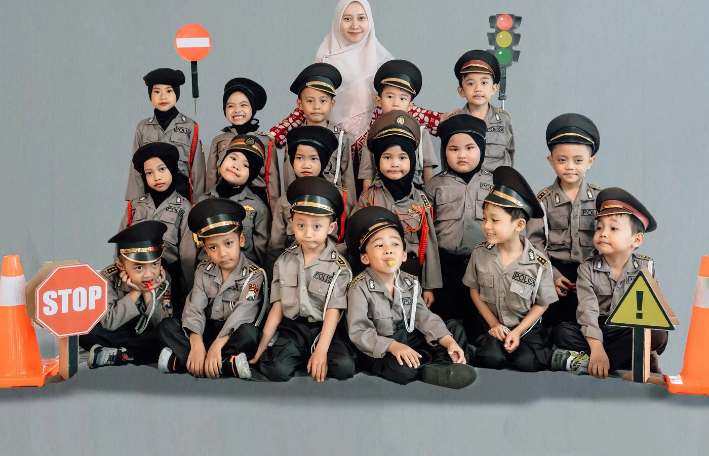 Kelas Shiddiq Bertugas sebagai Polisi Cilik