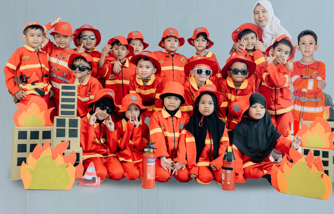 Kelas Fathonah Menjadi Pemadam Kebakaran Cilik
