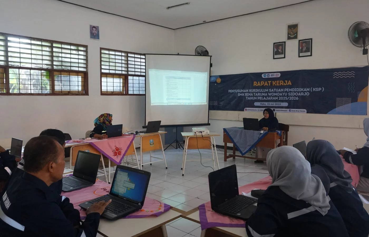 Rapat Kerja Penyusunan dan Sinkronisasi Kurikulum Tahun Pelajaran 2025/2026