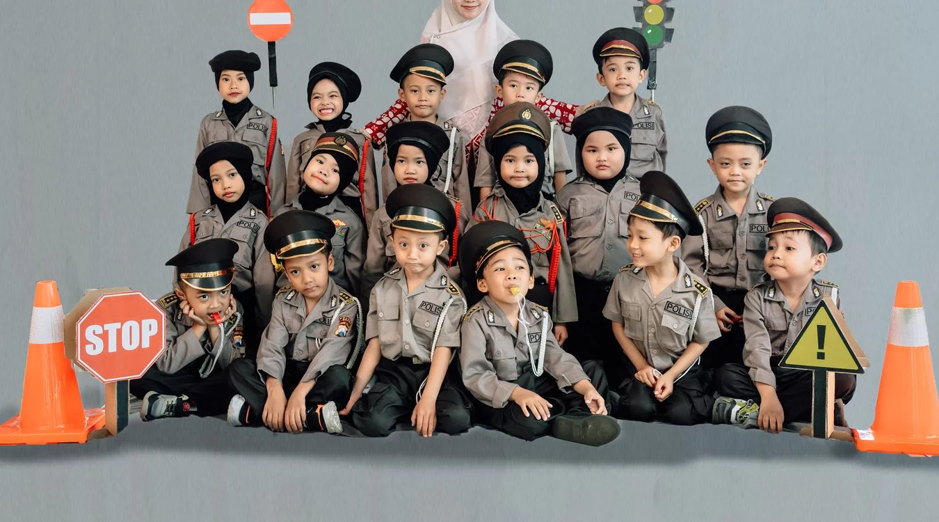 Kelas Shiddiq dengan tema polisi